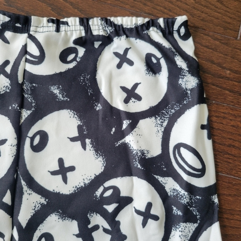 Black & White Graphic Print Mini Skirt | Women's Size 4 | Y2K Streetwear | NWT - Picture 4 of 4